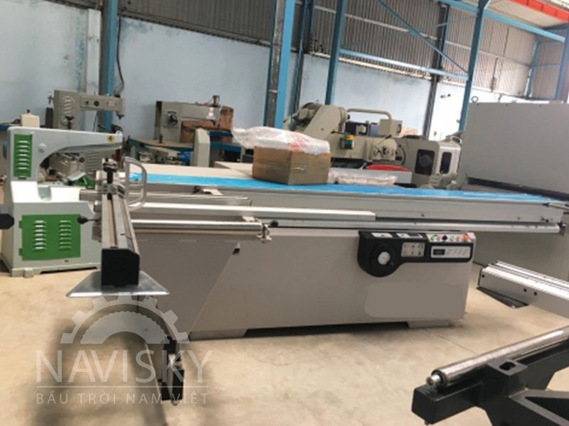 MÁY CƯA BÀN TRƯỢT  HAI LƯỠI CŨ