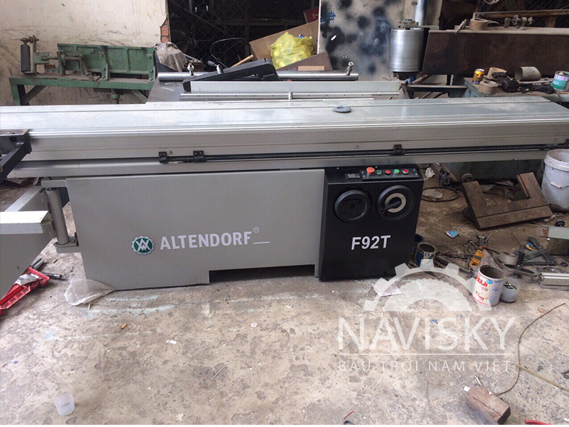Máy cưa bàn trượt Altendorf