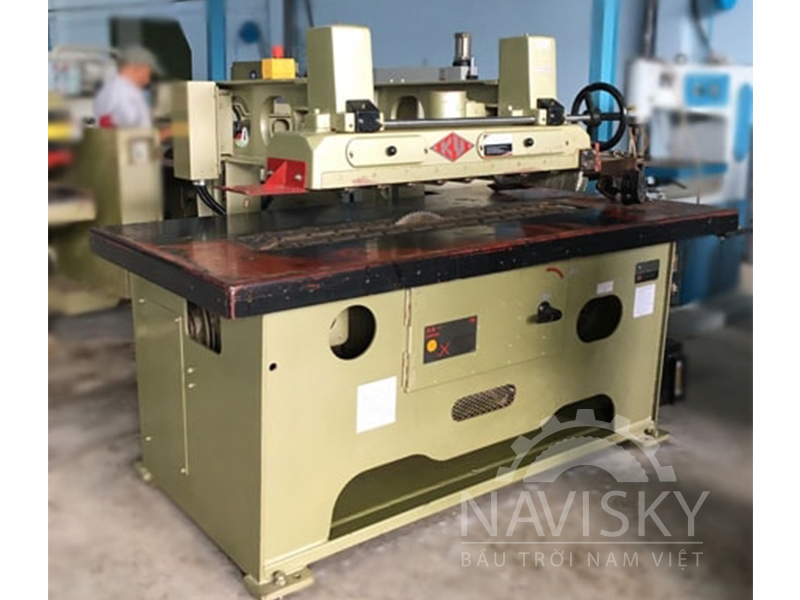 MÁY RIPSAW LƯỠI DƯỚI ĐÀI LOAN KUANG YUNG